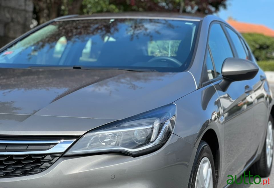 2016' Opel Astra photo #3