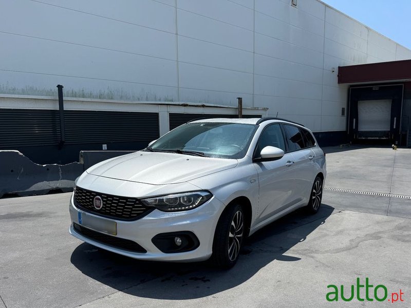 2019' Fiat Tipo Station Wagon photo #2