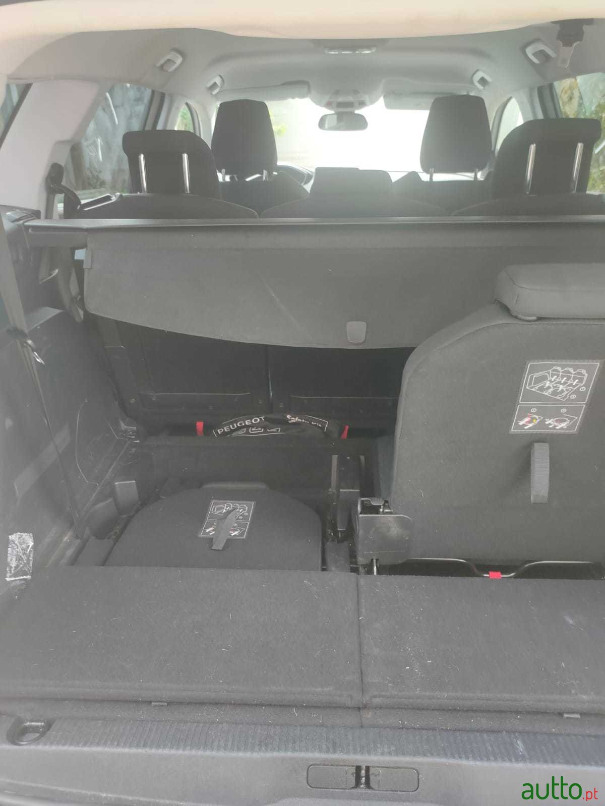 2017' Peugeot 5008 photo #6