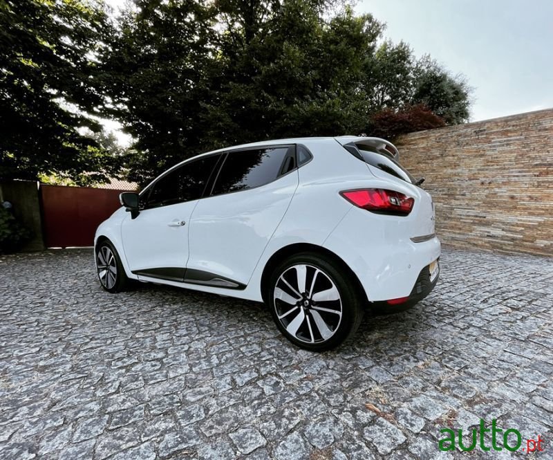 2013' Renault Clio photo #4