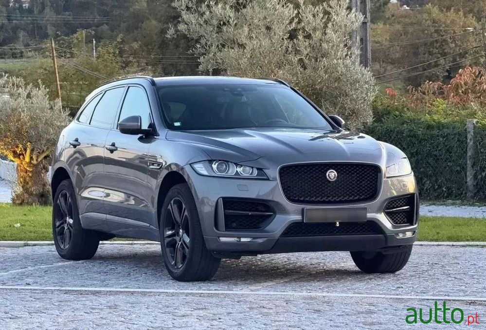 2016' Jaguar F-Pace photo #1