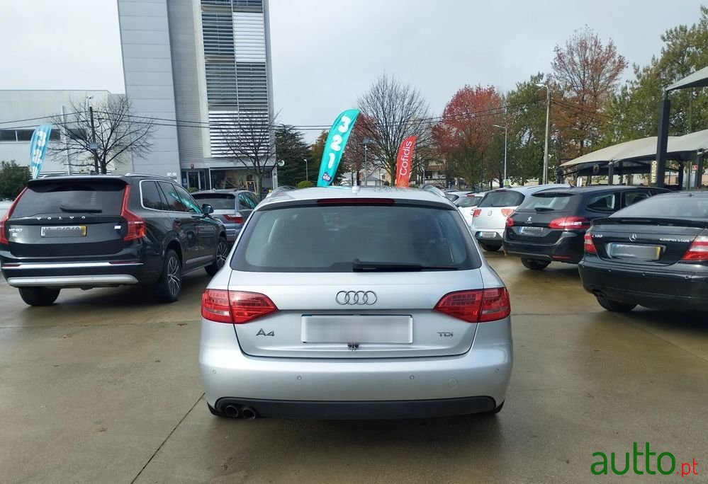 2010' Audi A4 Avant photo #5