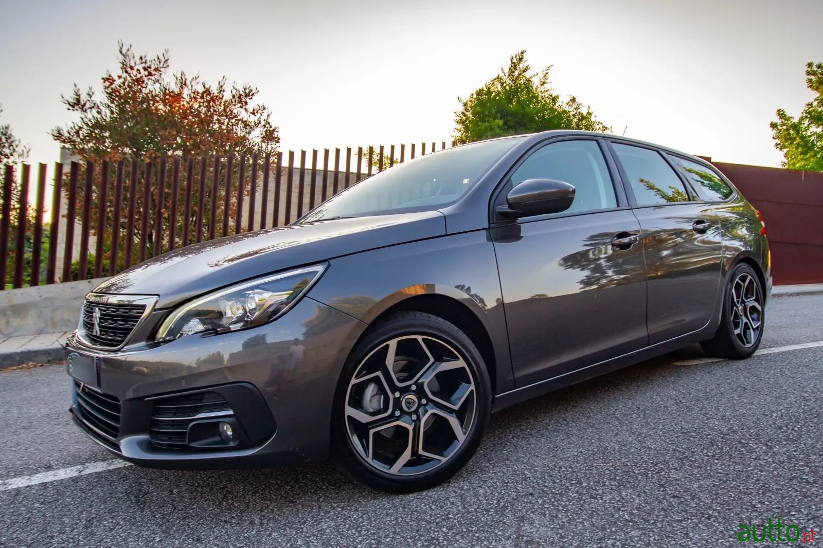 2017' Peugeot 308 photo #2