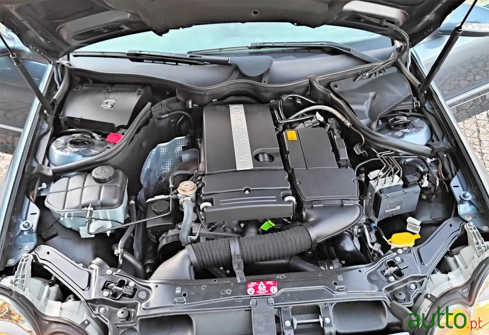 2002' Mercedes-Benz CLK 200 photo #3