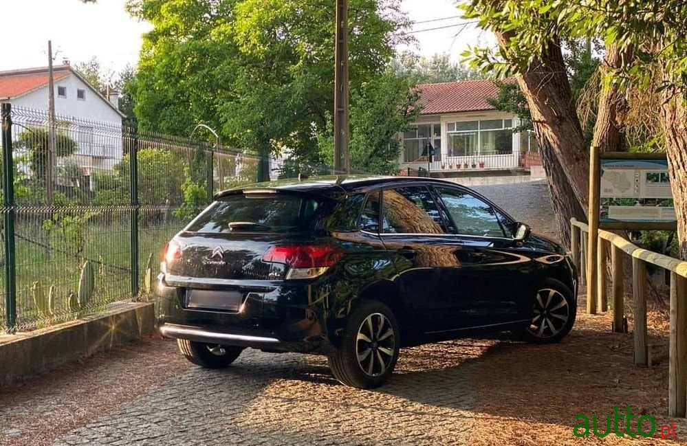 2018' Citroen C4 photo #2