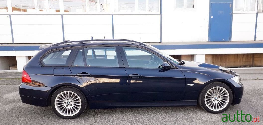 2008' BMW 318 photo #3