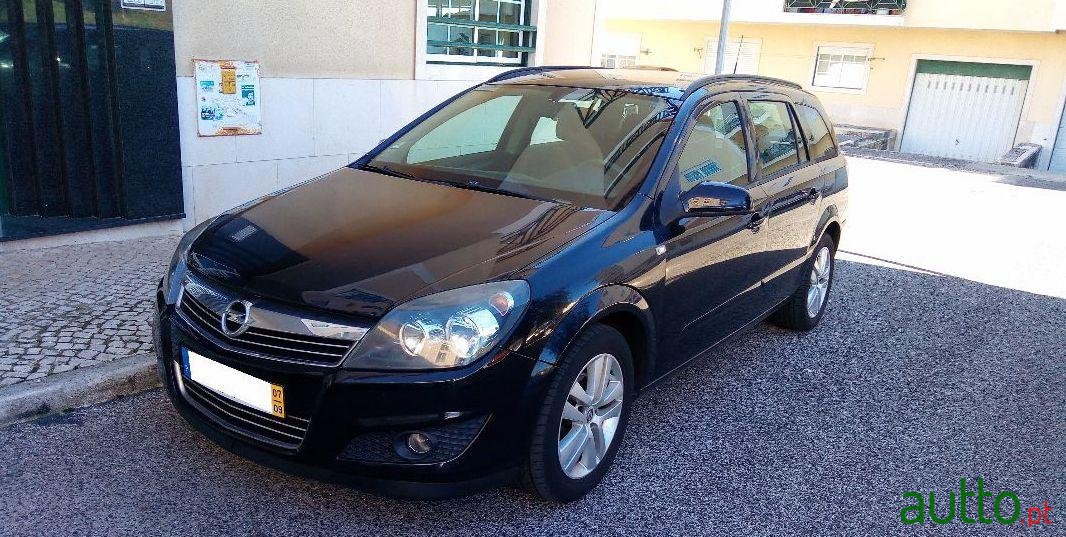 2007' Opel Astra Caravan photo #2