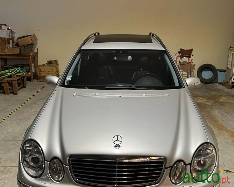 2004' Mercedes-Benz E 270 photo #6