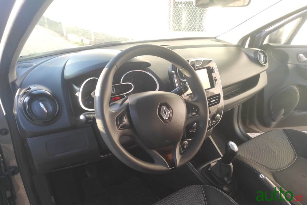 2013' Renault Clio photo #3