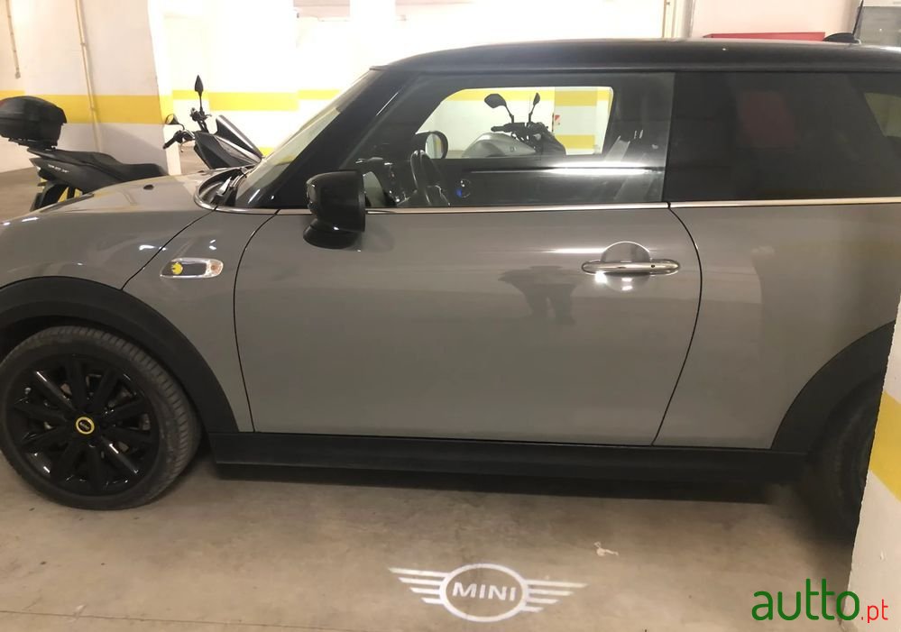 2020' MINI Cooper Electric Se photo #6