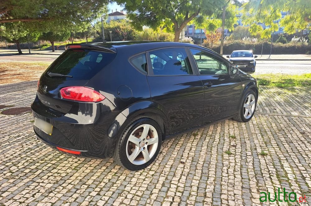 2010' SEAT Leon 1.6 Tdi Sport photo #3