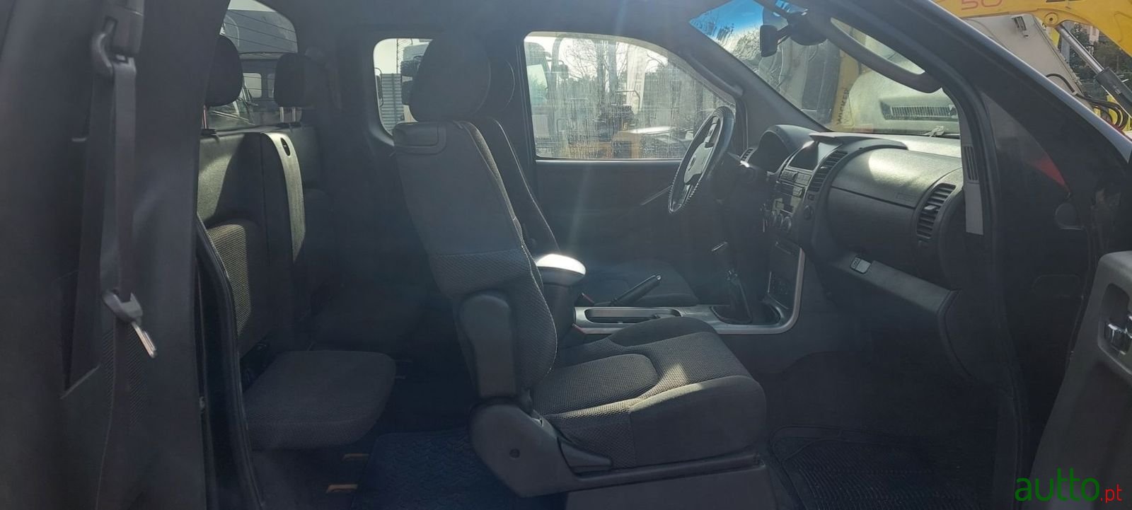 2006' Nissan Navara photo #3