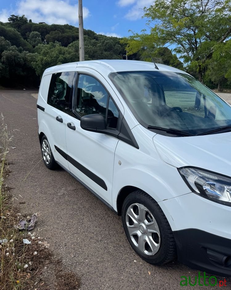 2015' Ford Courier photo #2