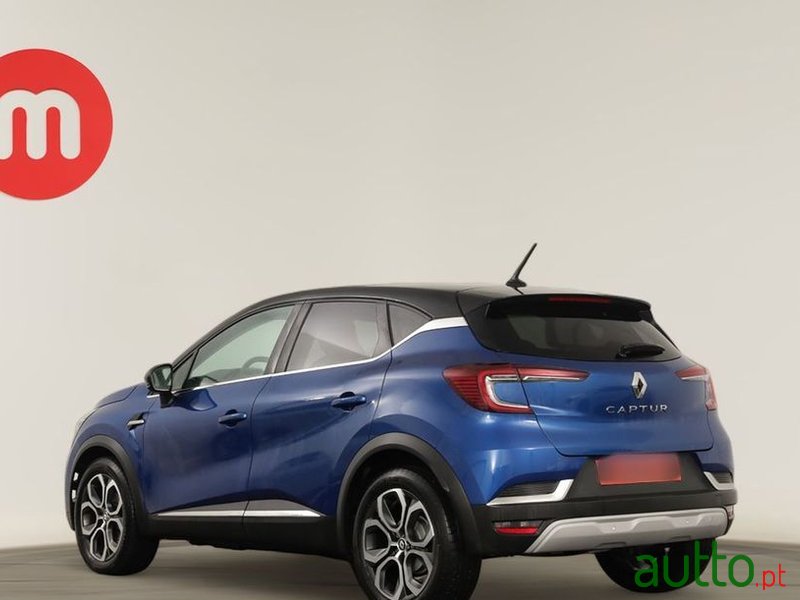 2022' Renault Captur photo #3