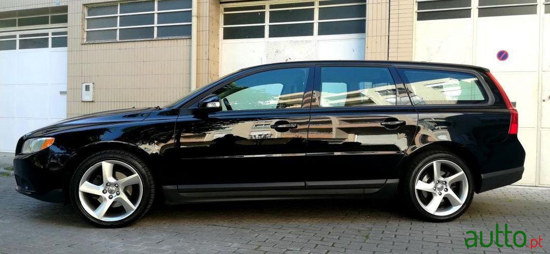 2009' Volvo V70 photo #2