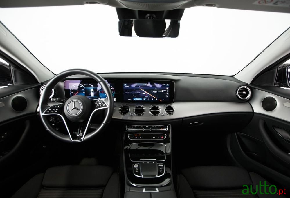 2021' Mercedes-Benz Classe E photo #6