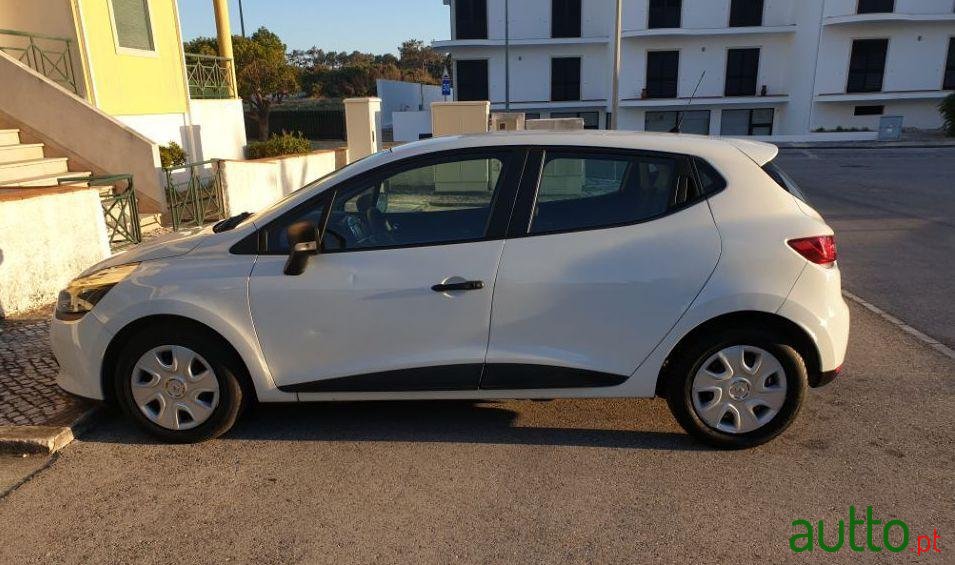 2014' Renault Clio 75 Cv photo #2