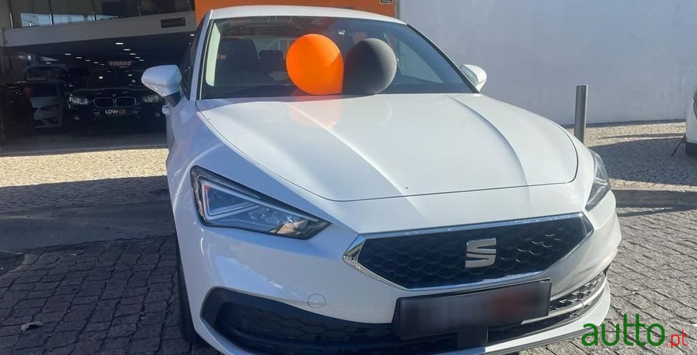 2021' SEAT Leon photo #3