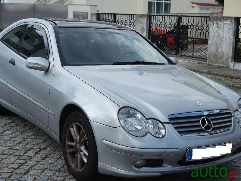 2001' Mercedes-Benz C-220 photo #1