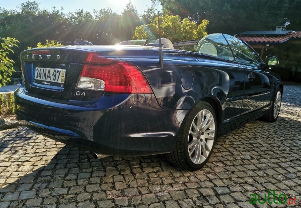 2012' Volvo C70 photo #6