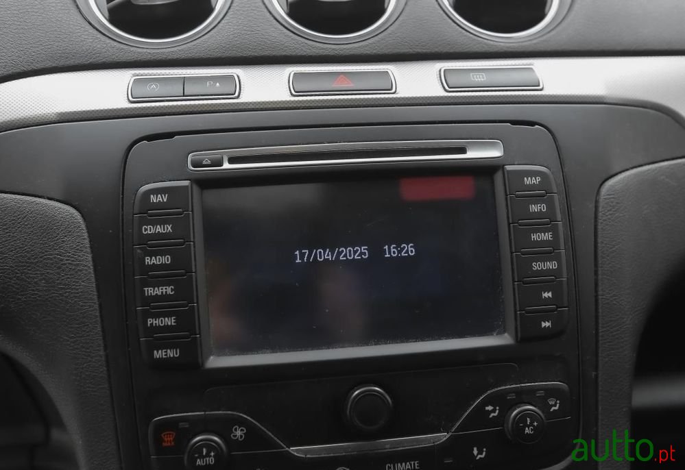 2013' Ford S-Max photo #6