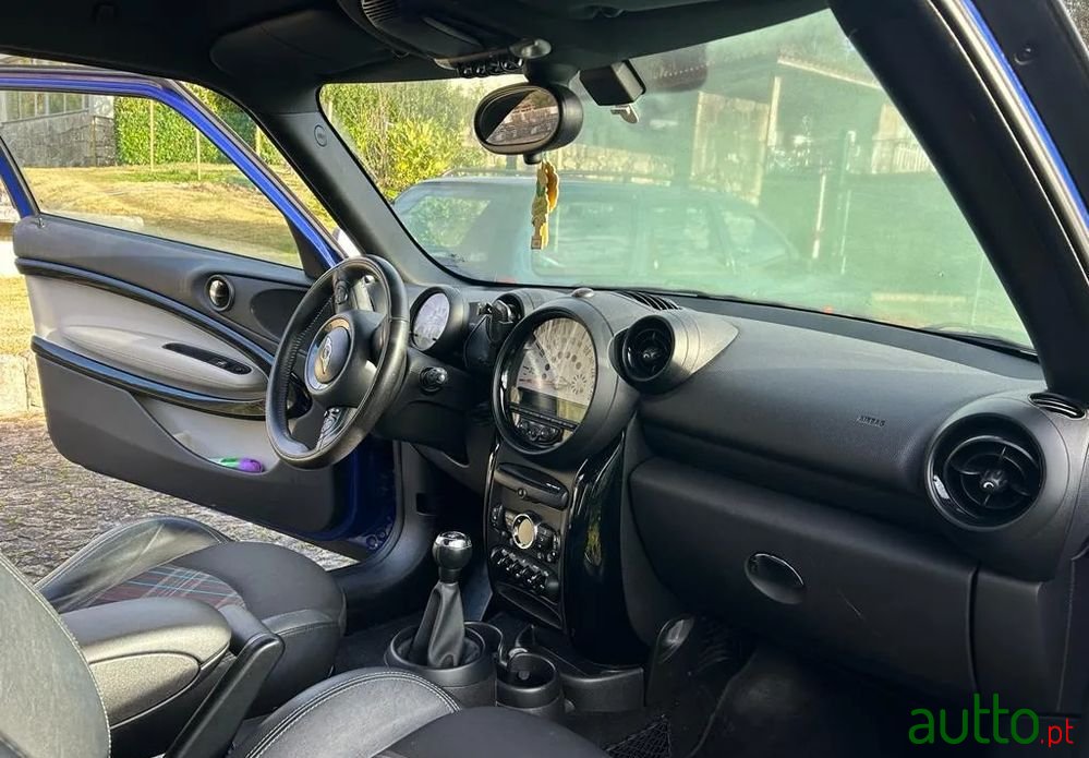 2013' MINI Paceman photo #5