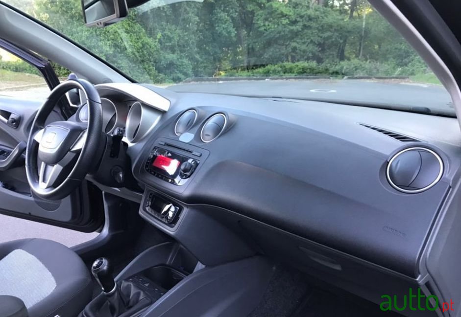 2008' SEAT Ibiza photo #2