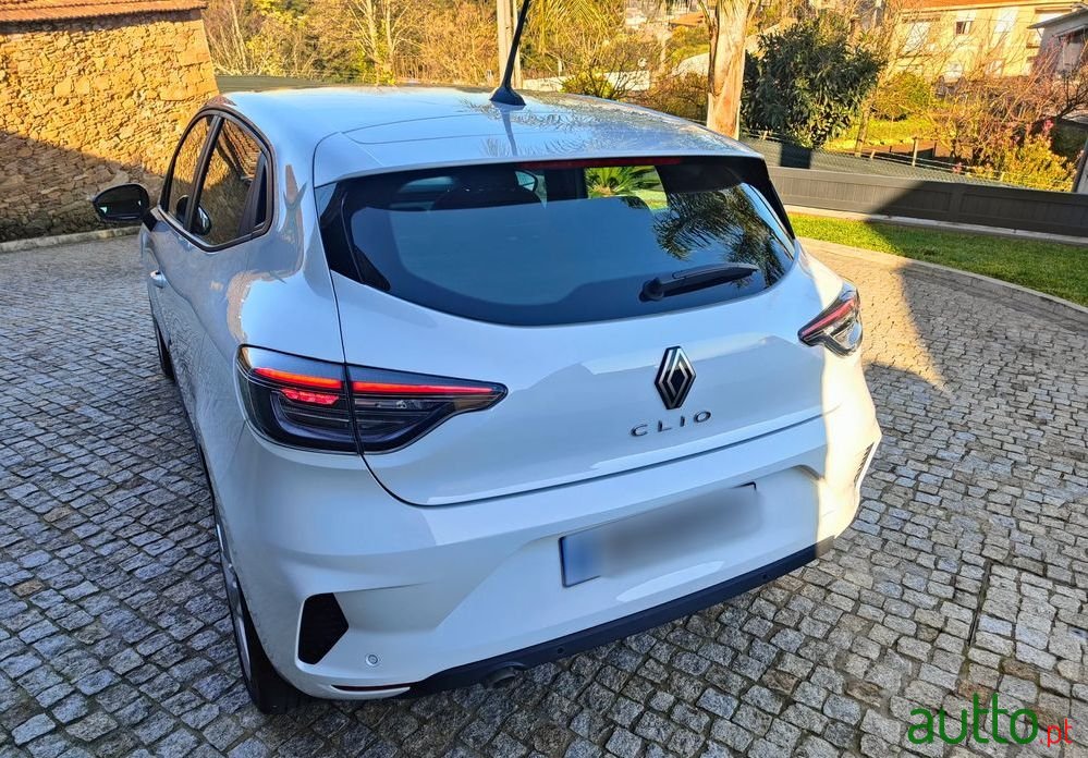 2024' Renault Clio photo #4