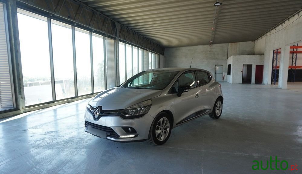 2016' Renault Clio 1.5 Dci Limited Edition photo #1