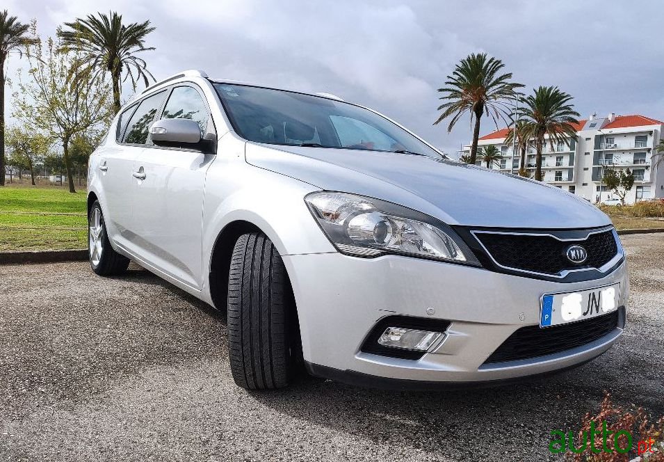 2010' Kia Ceed Sw photo #3