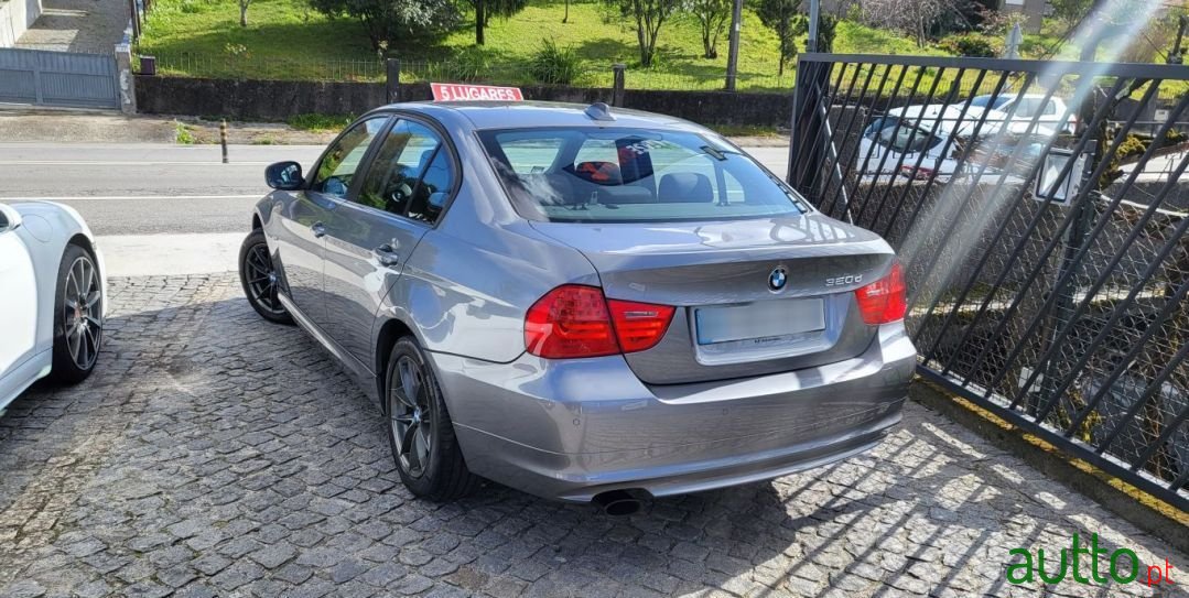 2010' BMW 320 photo #4