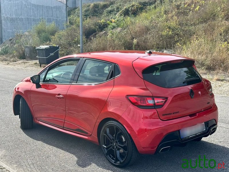 2013' Renault Clio Sport photo #6