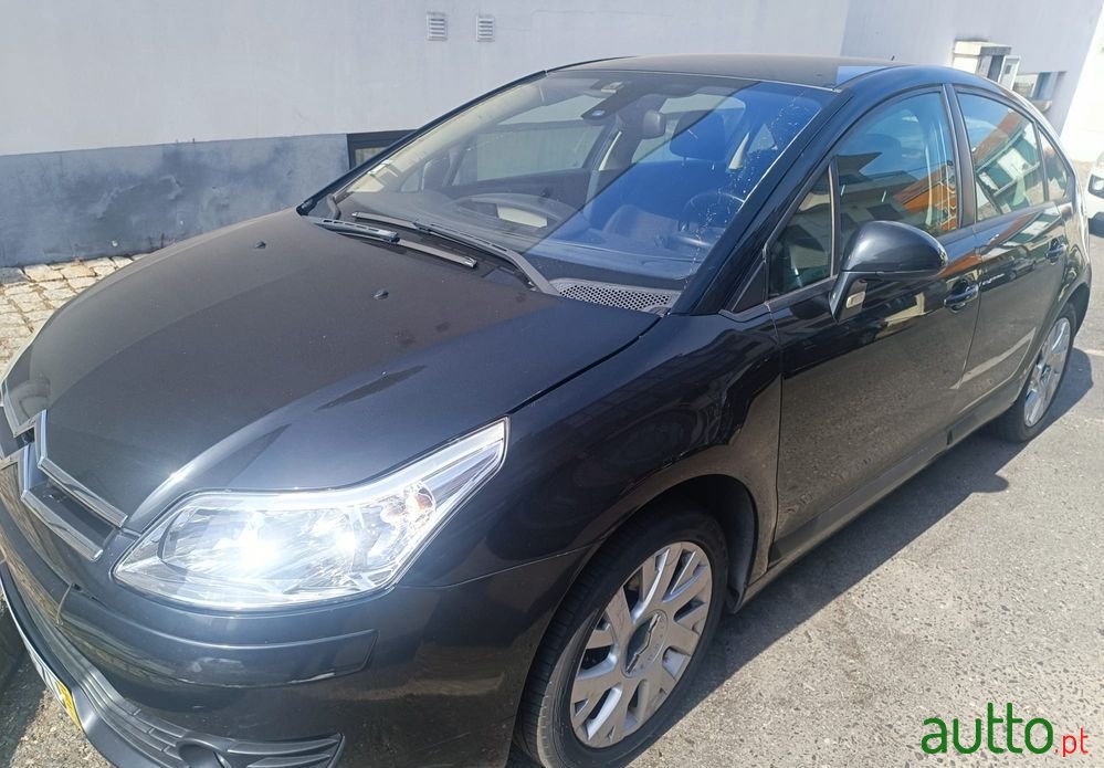 2005' Citroen C4 1.6 Hdi 110 Sx photo #1