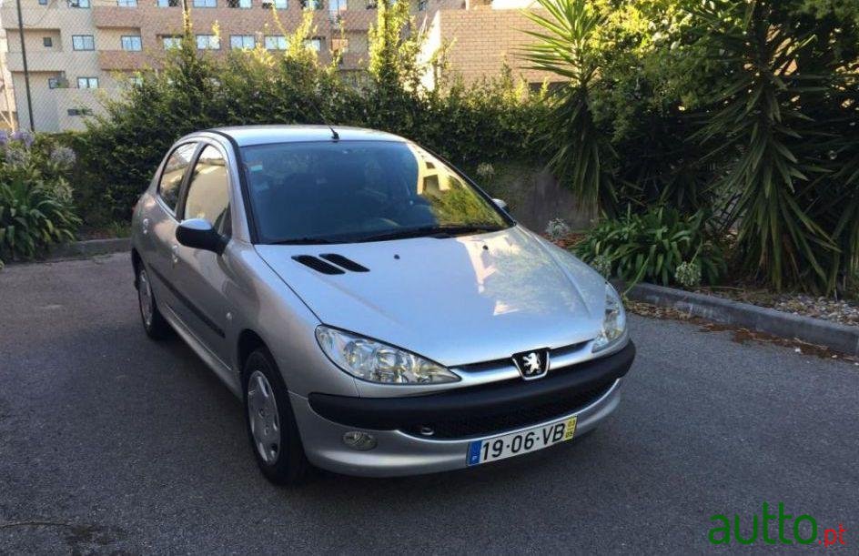 2003' Peugeot 206 1.1 Color Line photo #1