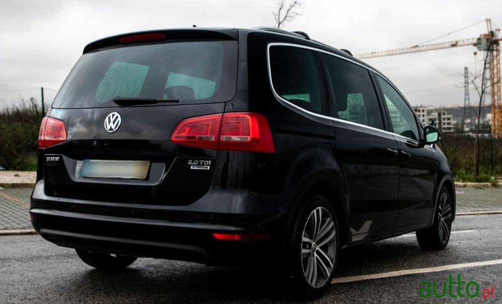 2015' Volkswagen Sharan photo #2