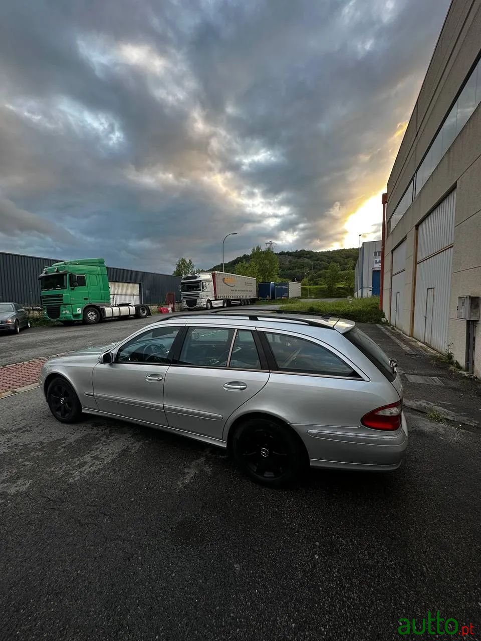 2004' Mercedes-Benz E-320 photo #2