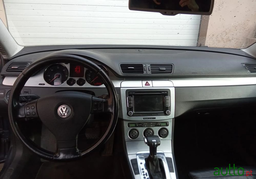 2008' Volkswagen Passat Variant photo #6