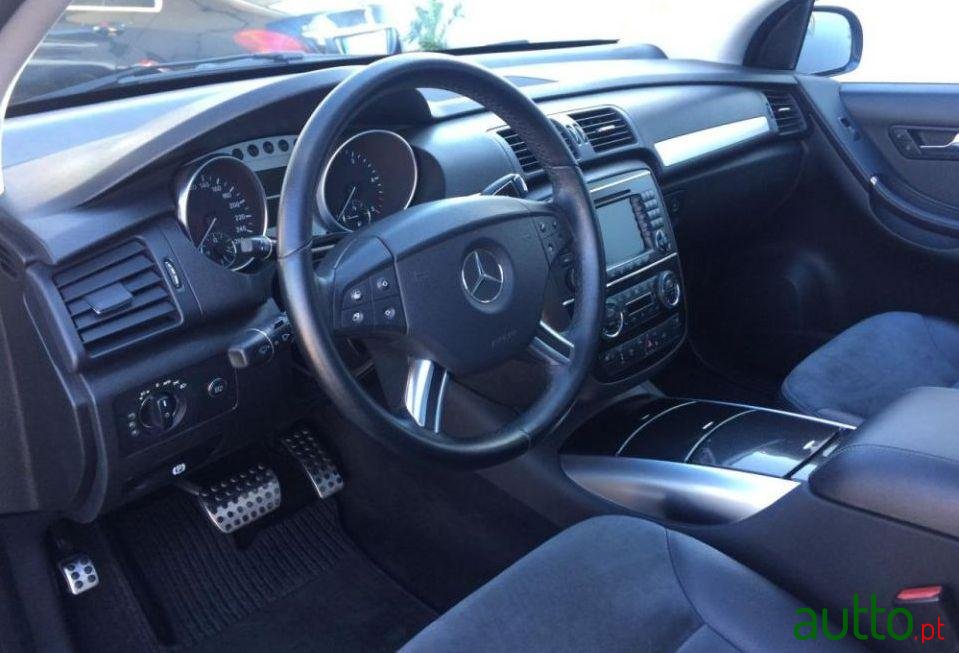 2006' Mercedes-Benz R-320 photo #1