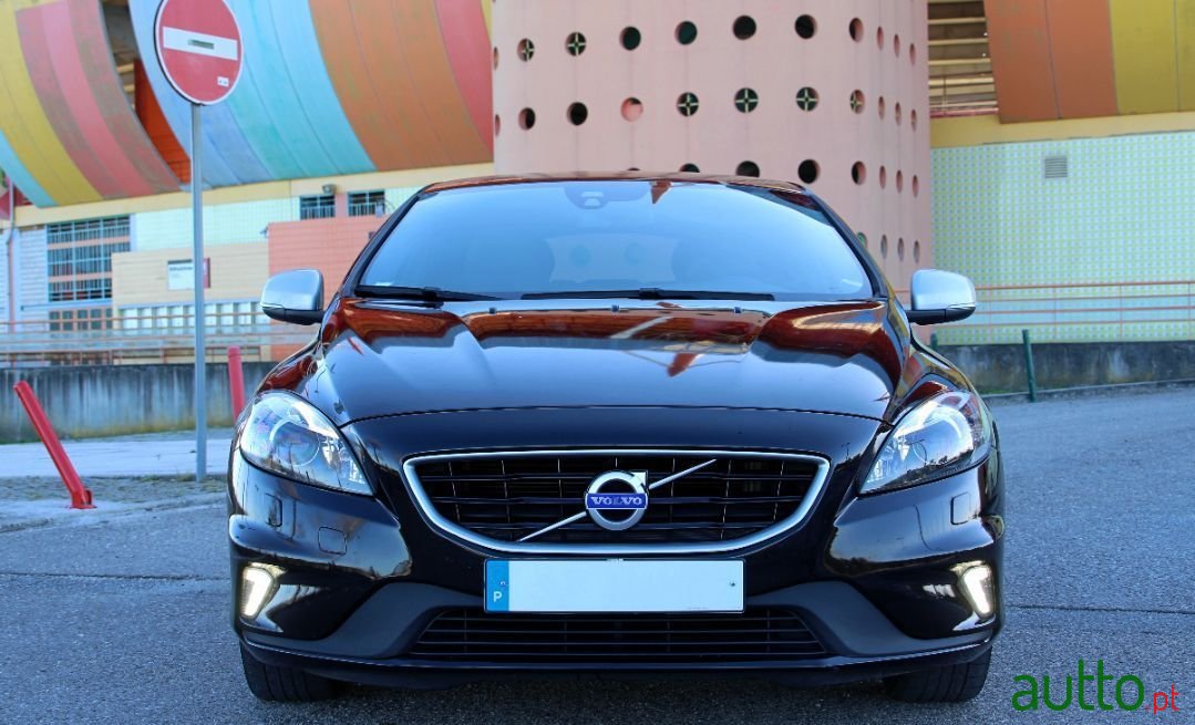 2015' Volvo V40 photo #2