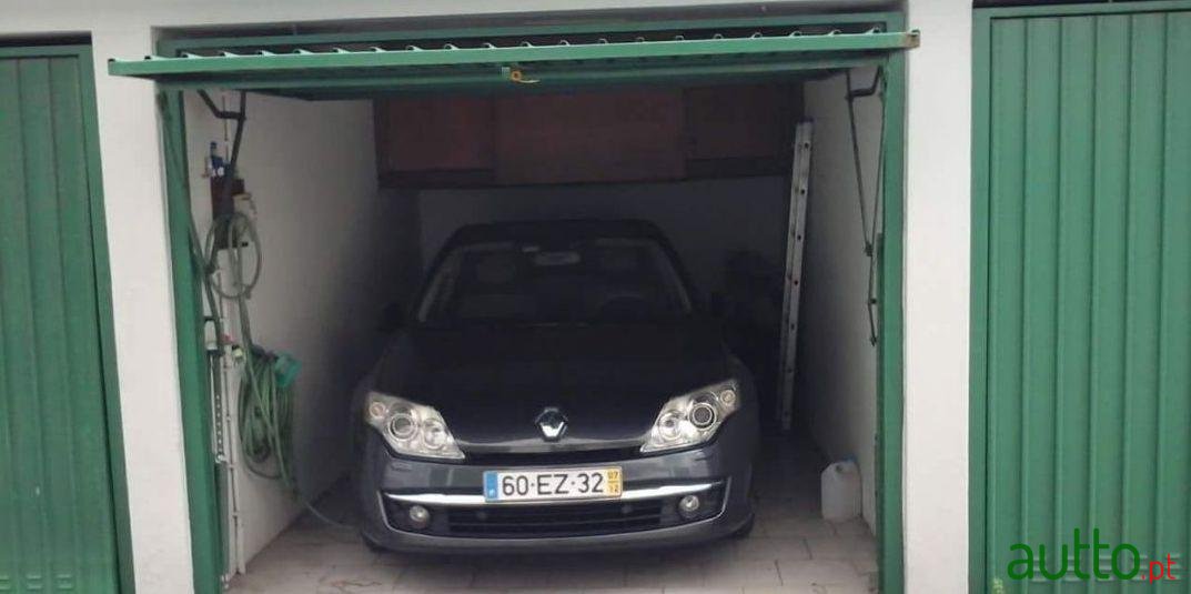 2007' Renault Laguna Iii photo #1