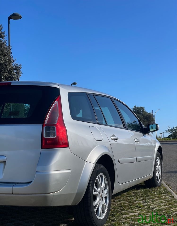 2008' Renault Megane Break photo #4