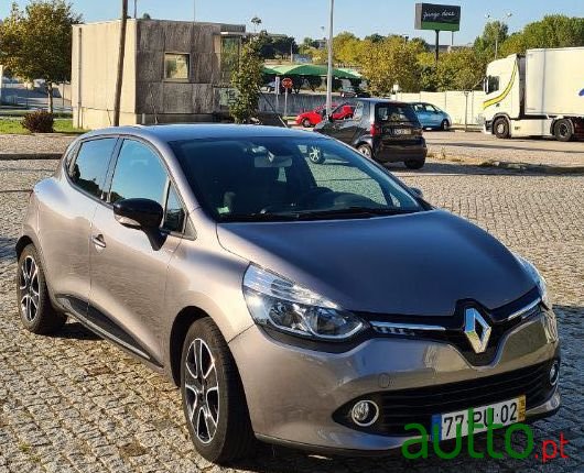2015' Renault Clio photo #1
