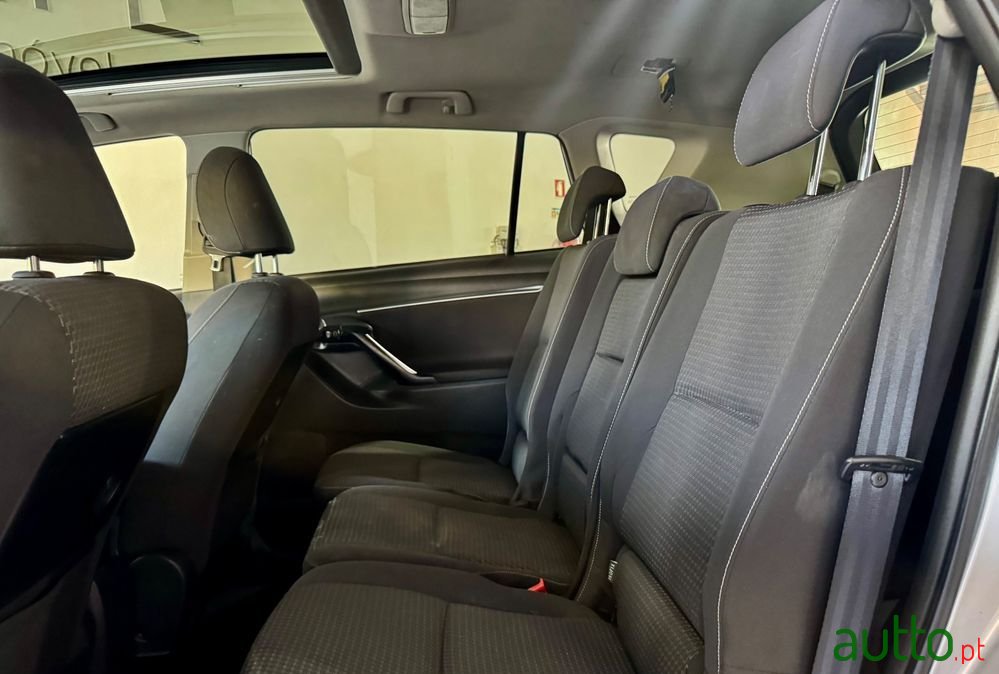 2015' Toyota Verso photo #4