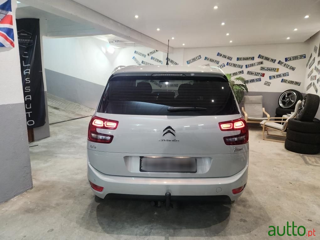 2017' Citroen C4 Grand Picasso photo #3