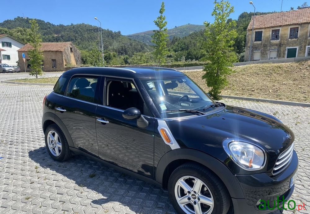 2014' MINI Countryman One D photo #2