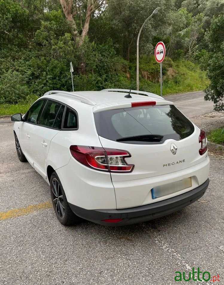 2013' Renault Megane Sport Tourer photo #4
