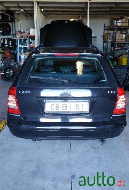 2001' Mercedes-Benz C 220 CDi Classic Station photo #1