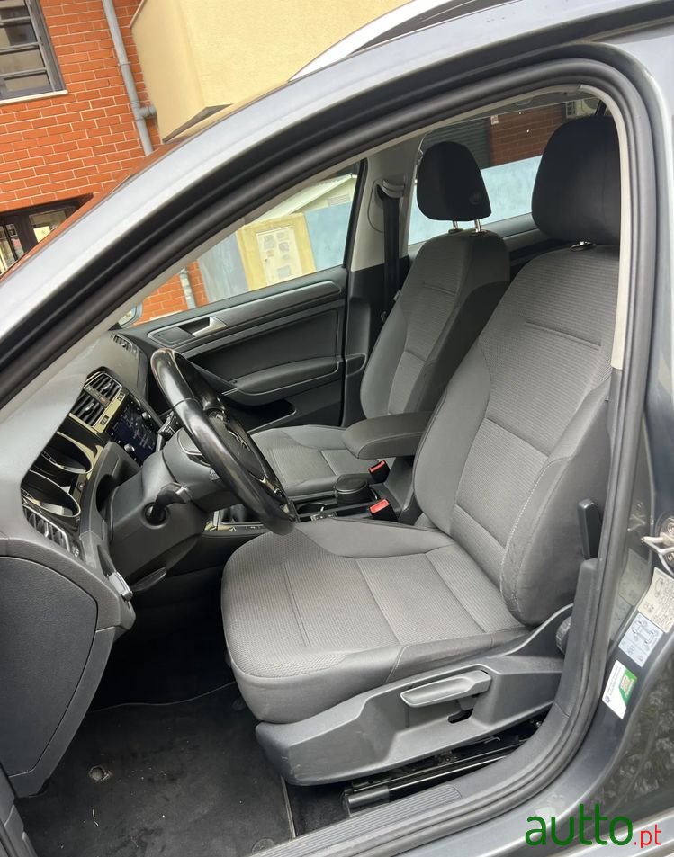 2019' Volkswagen Golf Variant photo #3