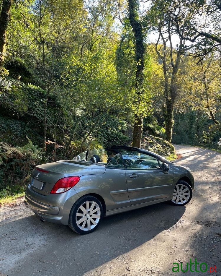 2013' Peugeot 207 120 Vti Allure photo #1