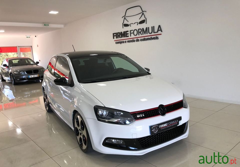 2010' Volkswagen Polo photo #3